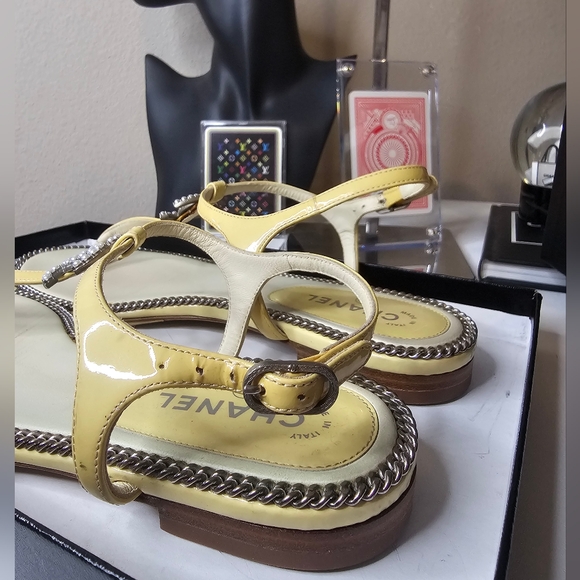 Chanel Beautiful CC Pearl Patent Leather Sandals! - Picture 6 of 16